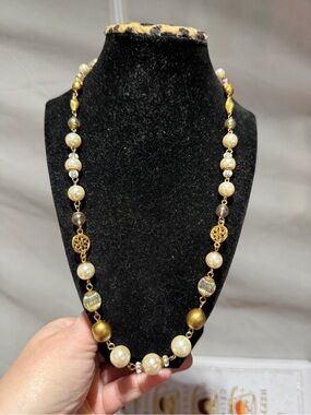 Retro Cream Faux Pearl Station Necklace Chunky Gold Tone Filigree 23.5 inches